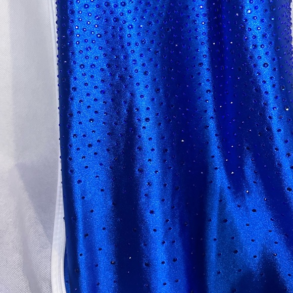 Royal blue prom dress in great condition - Picture 5 of 7
